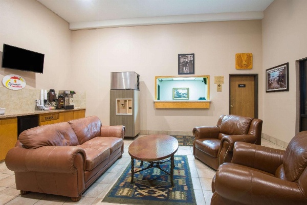 Super 8 by Wyndham Abilene KS image 3
